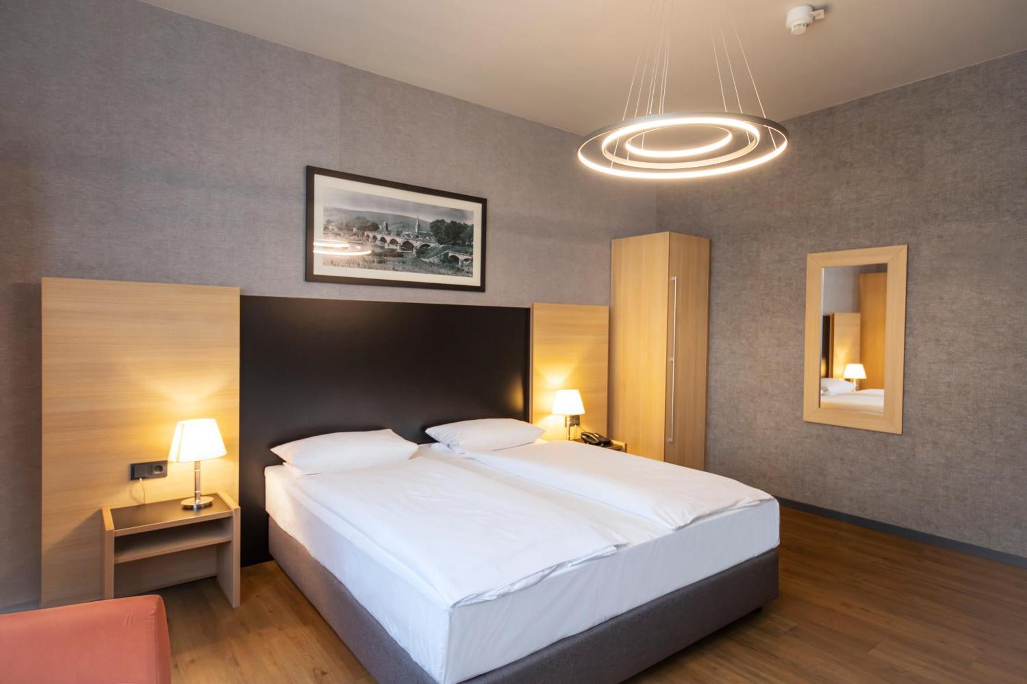 Roomingtons Hotel Franziskushoehe Lohr エクステリア 写真