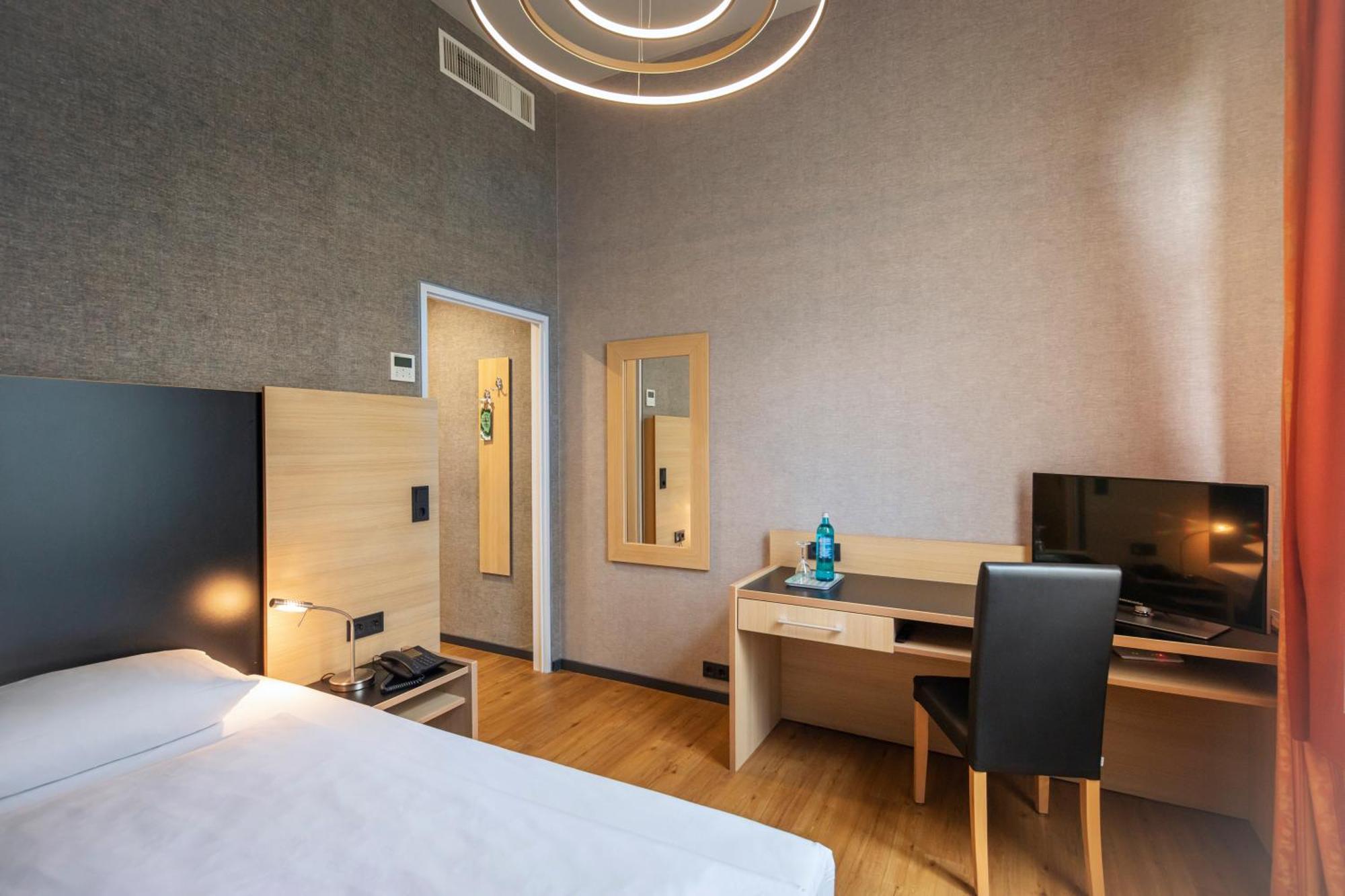 Roomingtons Hotel Franziskushoehe Lohr エクステリア 写真