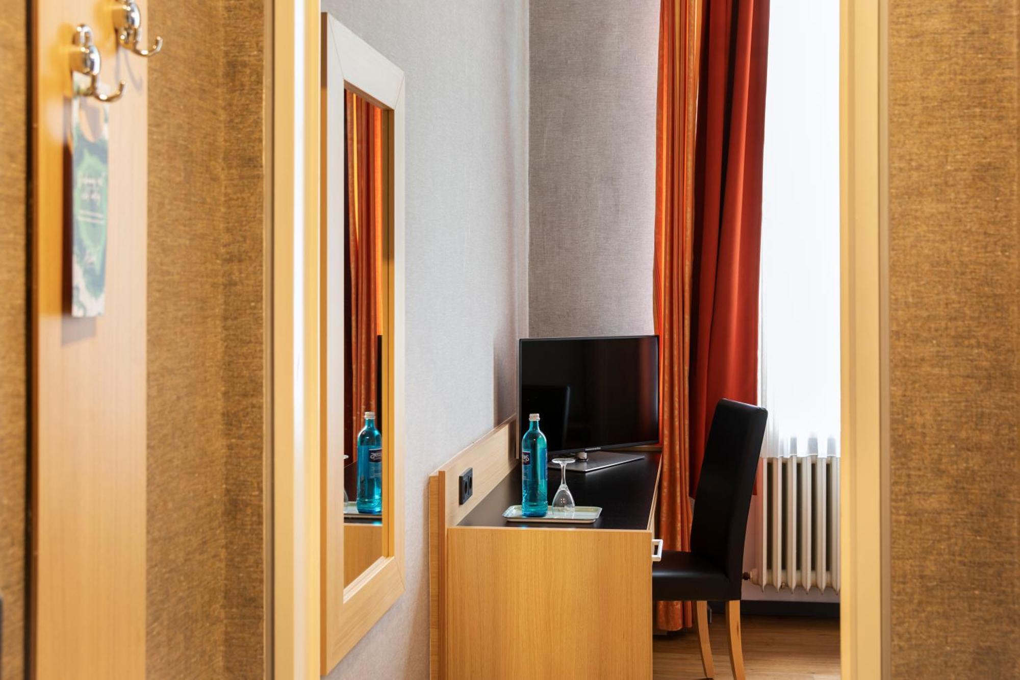Roomingtons Hotel Franziskushoehe Lohr エクステリア 写真